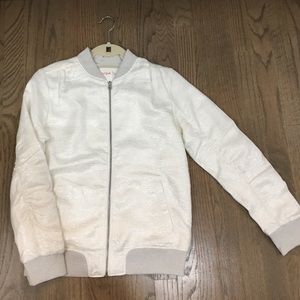Cream with Gold/Silver shimmering Jacket